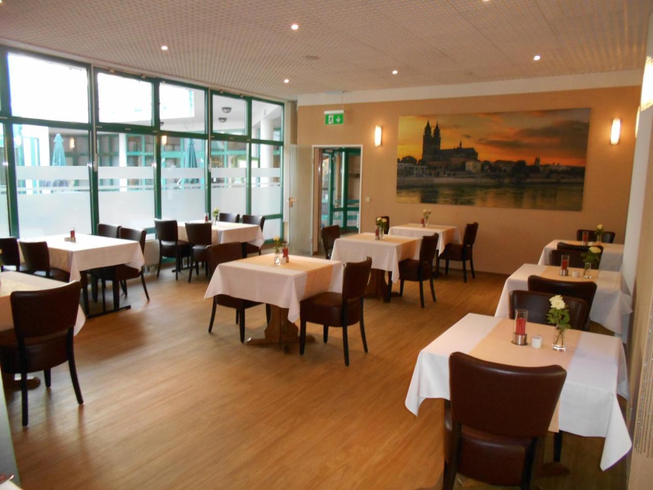 Síu Hotel Maagdenburg Buitenkant foto
